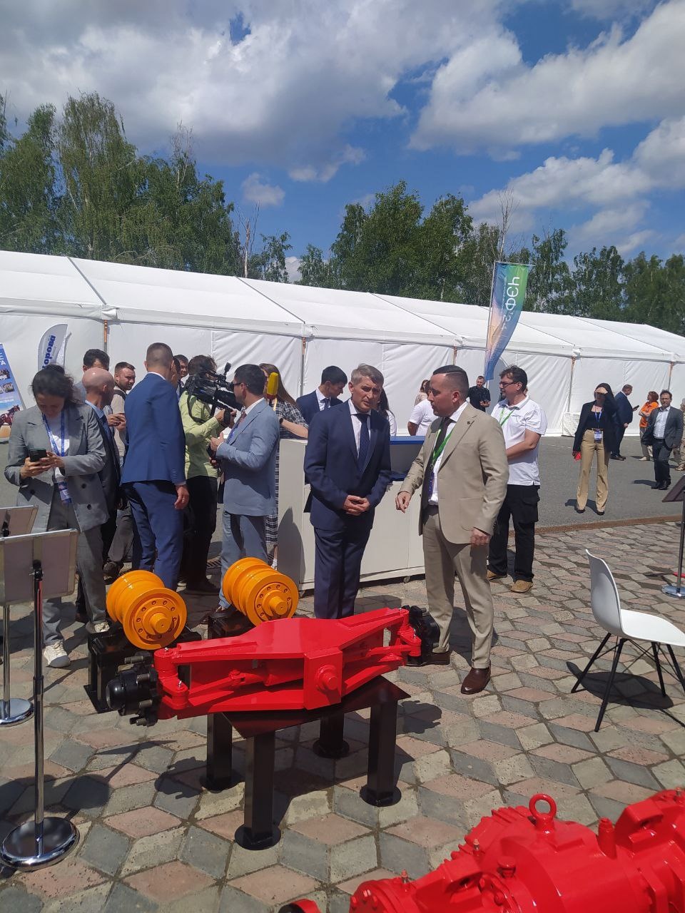 Выставка Регионы - сотрудничество без границ.jpg